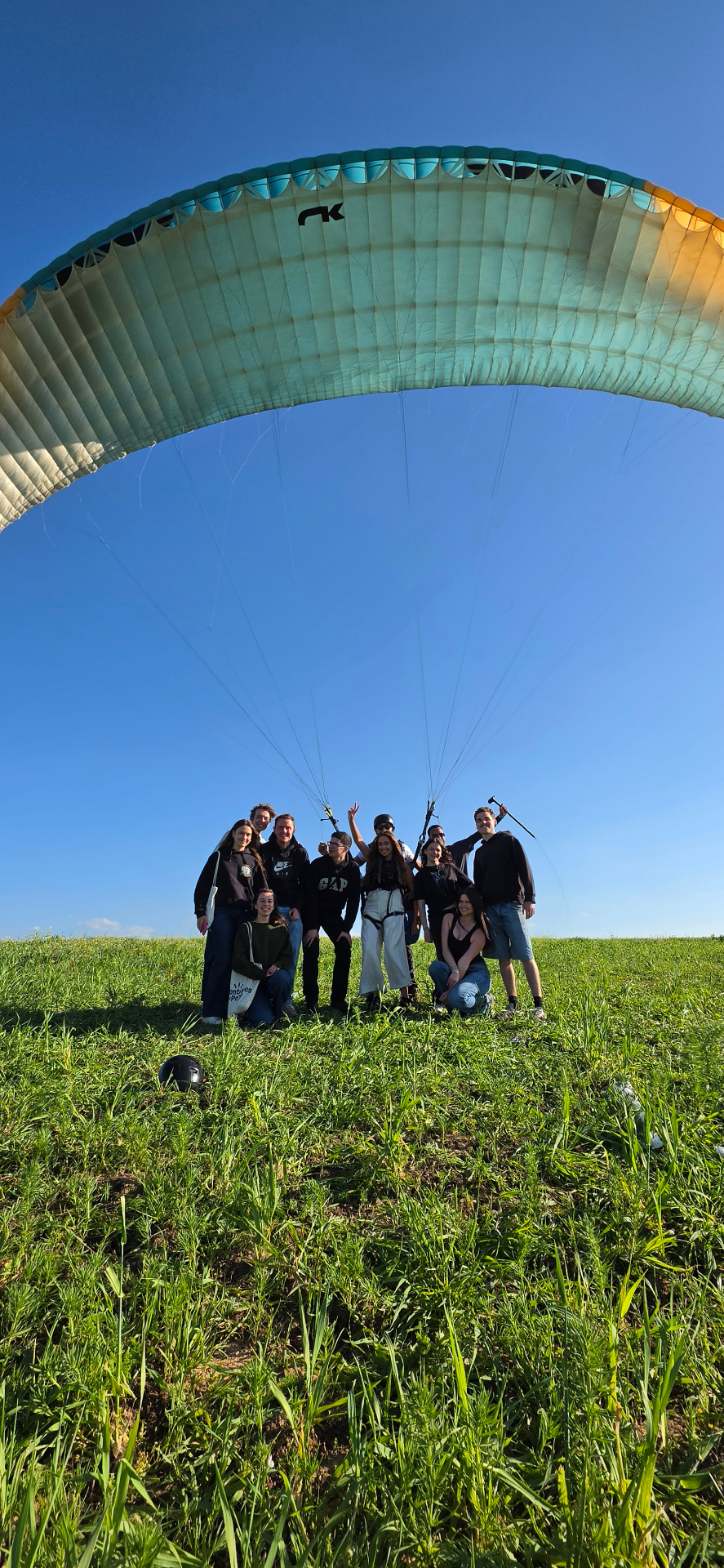 Groupe sous la voile